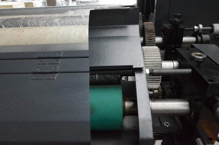 Machine d'impression flexographique à base d'eau avec l'axe d'air rebobinant 2,38 millimètres